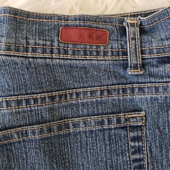 Size 8 Gloria Vanderbilt jean capris. - Picture 15 of 15